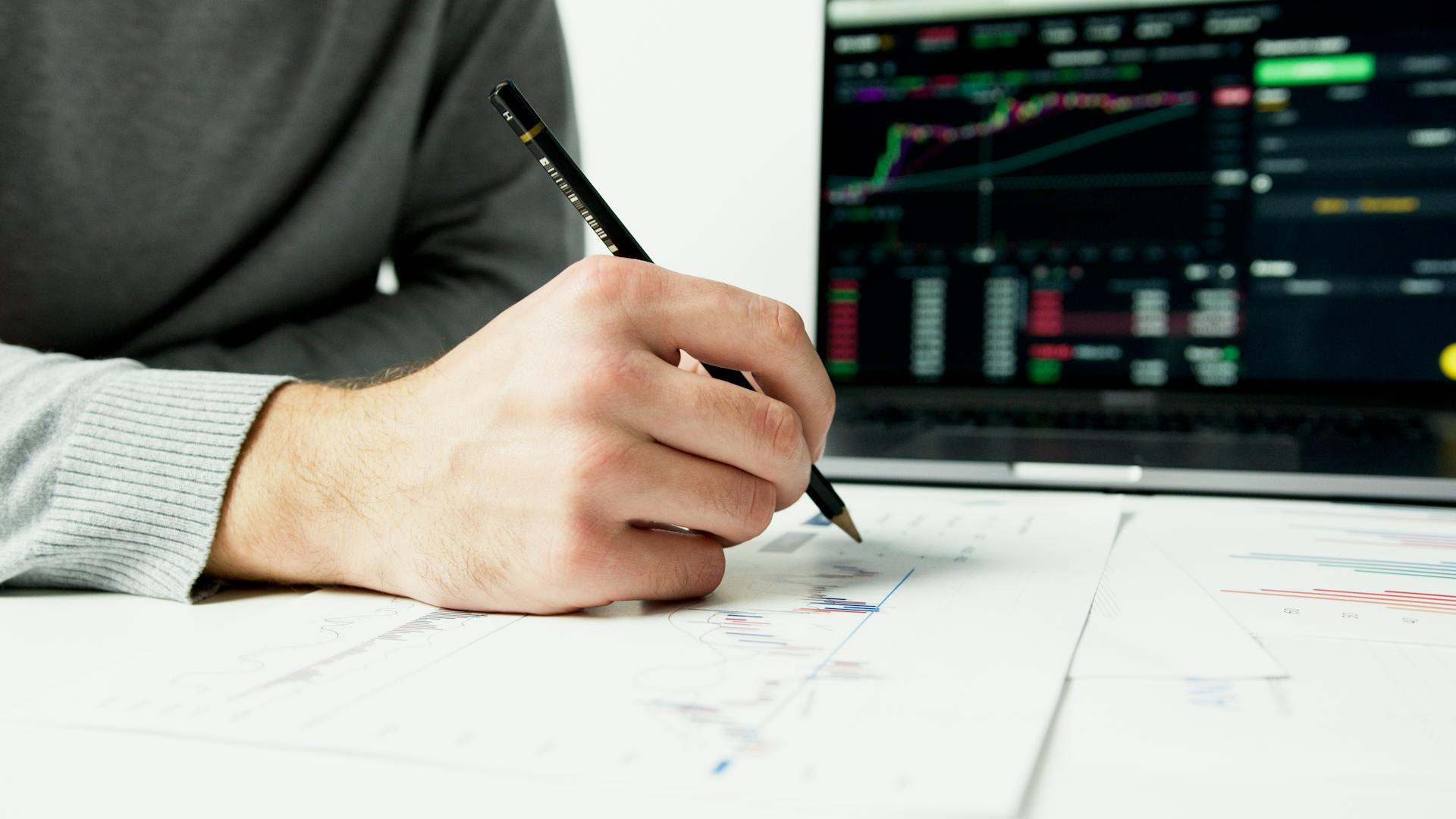 Investment & Advisory